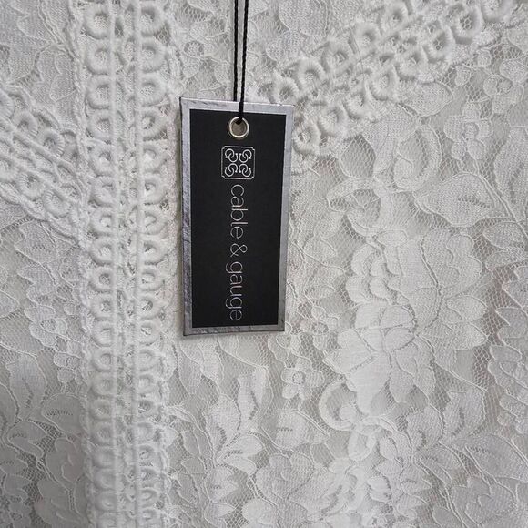 Cable & Gauge White Lace Lined Short Sleeve Keyhole Blouse Size Small - Picture 6 of 7